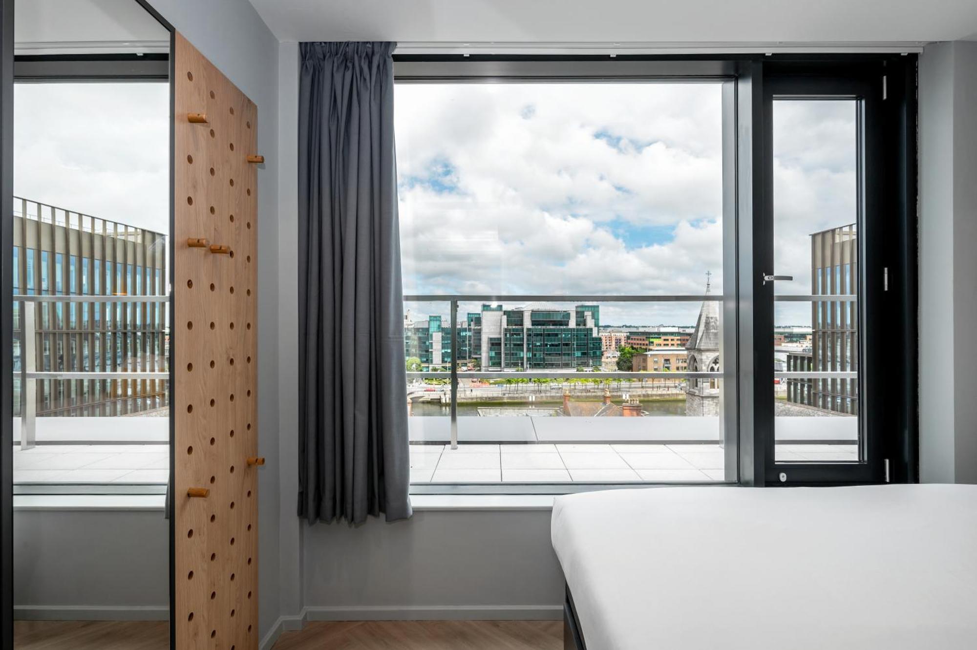 Staycity Aparthotels Dublin City Quay Exterior photo